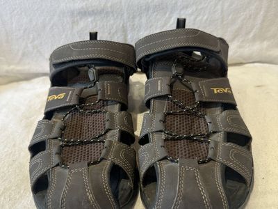 Teva Mens Size 11 Brown Closed Toe Hiking Sandals