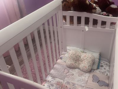 Baby crib