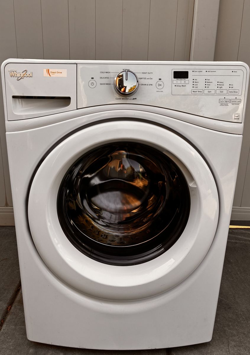 WHIRLPOOL FRONT LOAD WASHER WASHING MACHINE