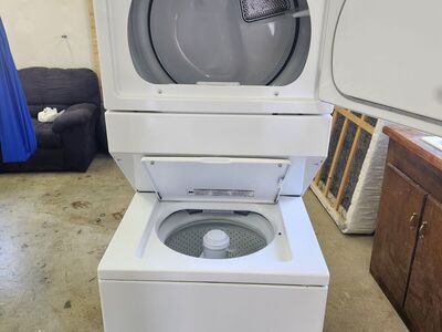 Whrilpool Washer & Dryer Stack