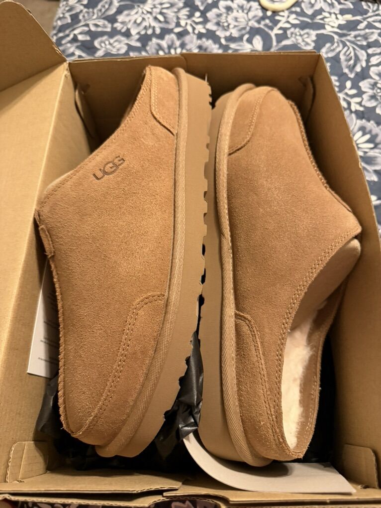 Uggs Mens size 9