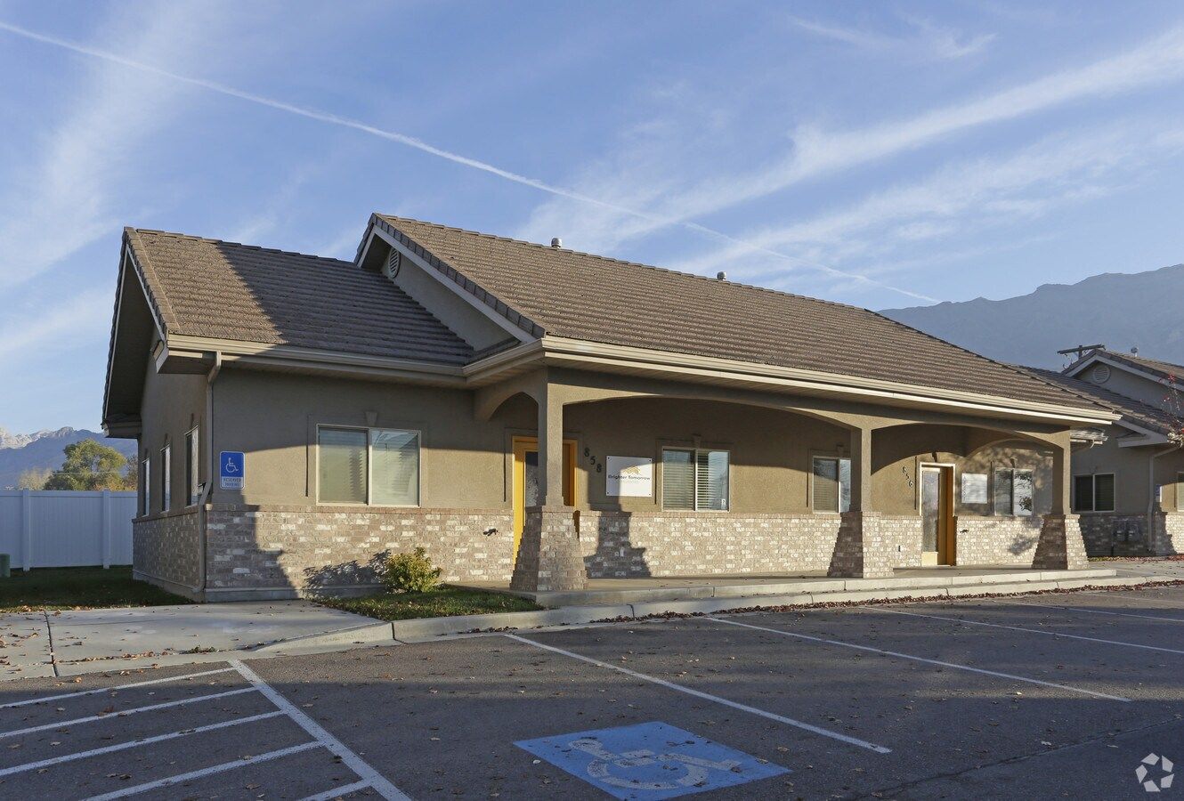 Office Space for Rent – Single Office, Half Suite, or Full Building – Pleasant Grove Main St. 84062