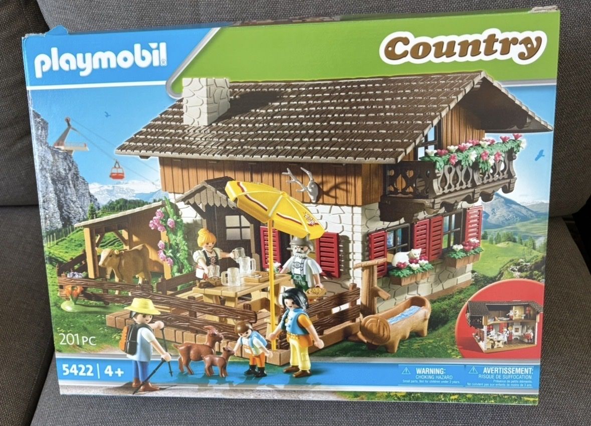 Playmobil 5422 - Retired Alpine Country Lodge