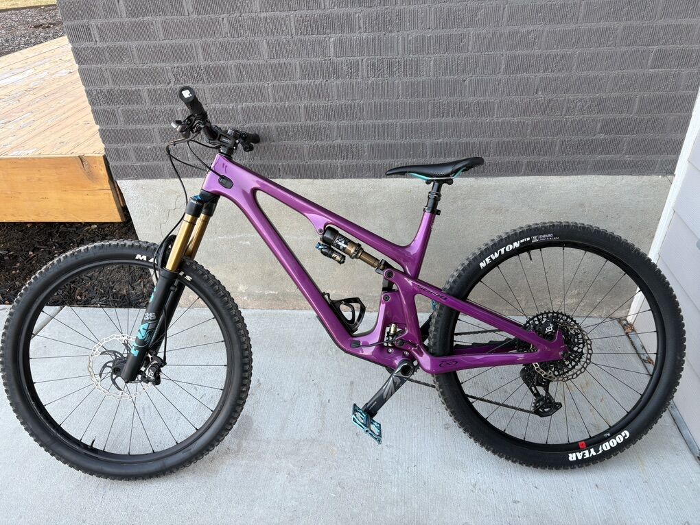 2024 Yeti SB140 LR Turq Size XL