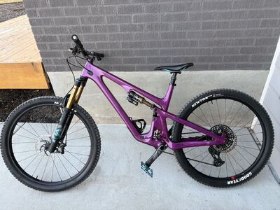 2024 Yeti SB140 LR Turq Size XL