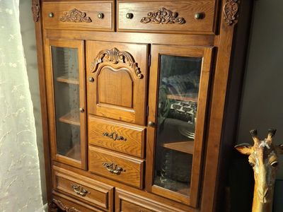 Beautiful Vintage Wooden Cabinet / Hutch