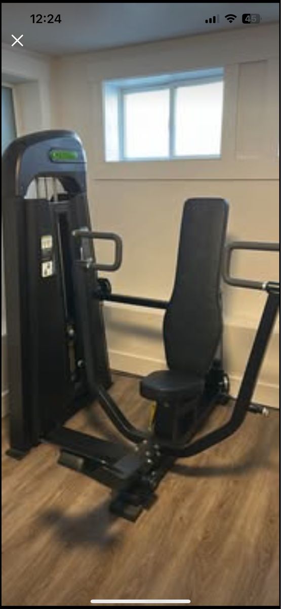 Fettle Fitness Selectorized Chest Press Machine - Commercial Grade, Excellent Condition