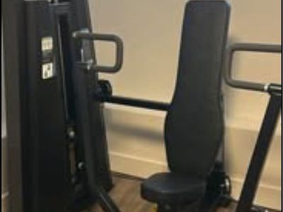 Fettle Fitness Selectorized Chest Press Machine - Commercial Grade, Excellent Condition
