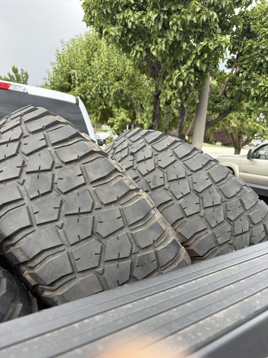 BFGoodrich Mud-Terrain T/A KM3 35X12.50R17LT Tires