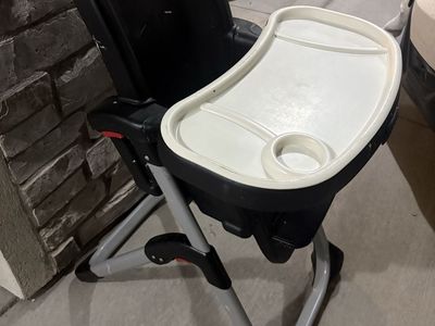 Graco Slim Snacker High Chair - Compact & Foldable Baby Feeding Seat
