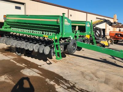 Great Plains 2S-2600 grain drill