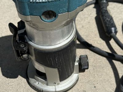 Makita Compact Wood Router