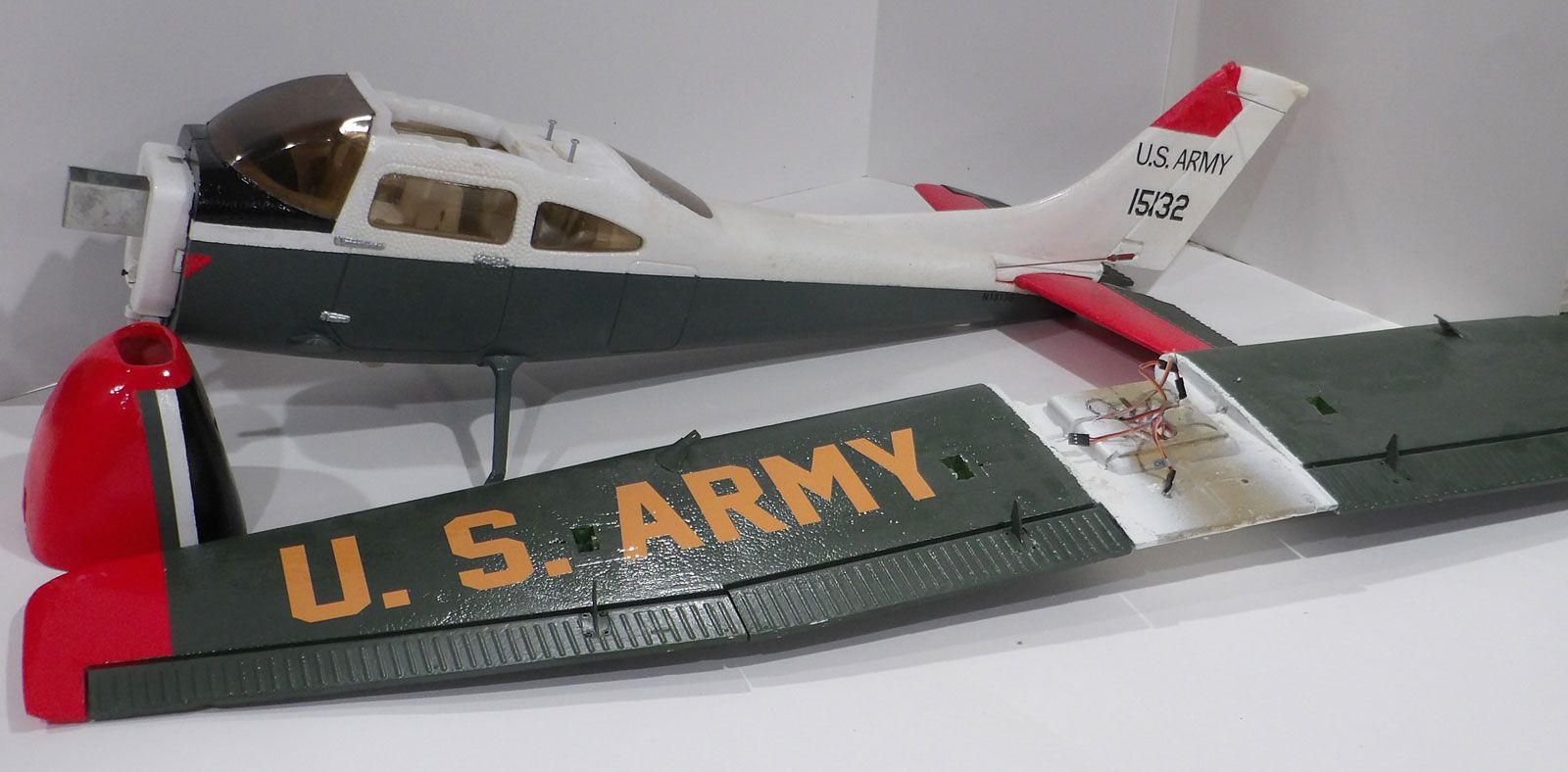 Cessna T-41 Mescalero  -  Foam Wing span 55"