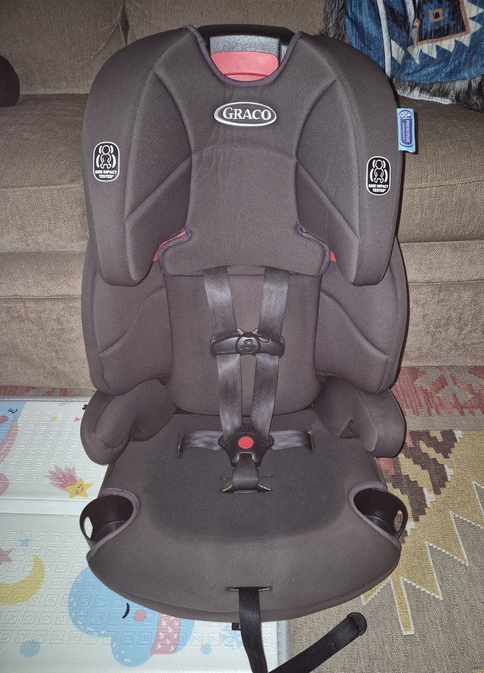 Graco Tranzitions 3-in-1 Harness Toddler Car Seat Forward Facing Highback Backless Booster