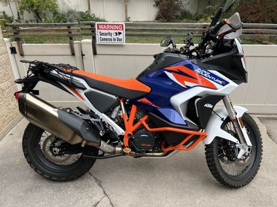 2023 KTM 1290 Super Adventure R 2700 Miles!