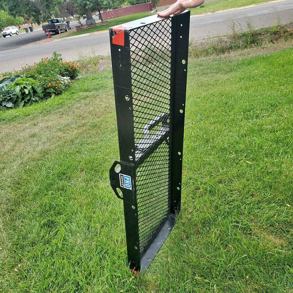 Reese Pro Series Steel Mesh Hitch Cargo Carrier (1-1/4" Shank)