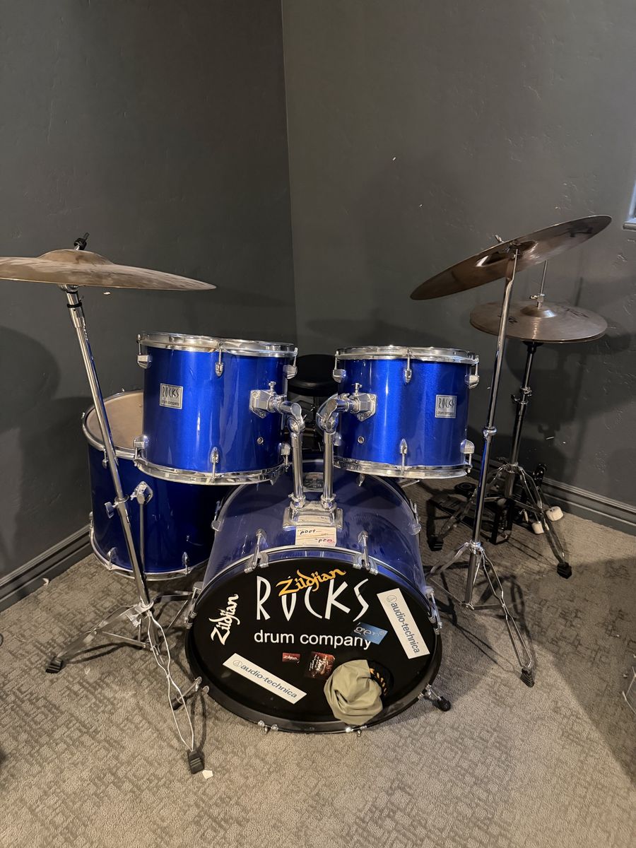 Rocks Drum Company 5-Piece Drum Set - Blue Sparkle Finish with Zildjian Cymbals