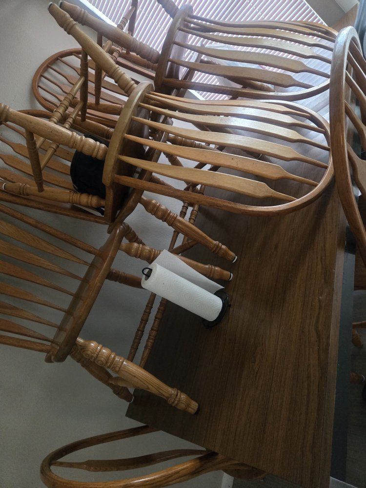 Free dining table