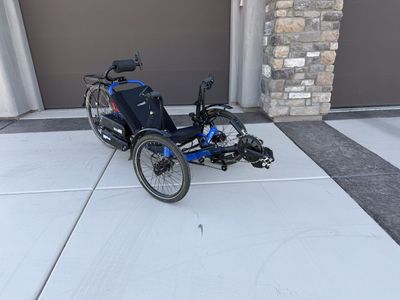 Catrike Dumont recumbent tadpole trike