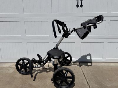Clicgear model 4.0 with seat!