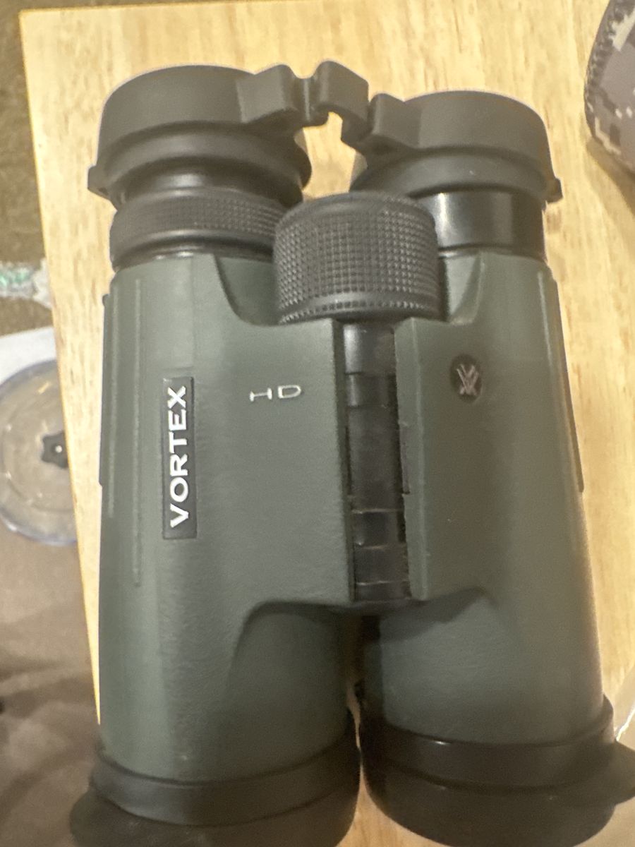 Virtex Viper 10x42 HD Like New