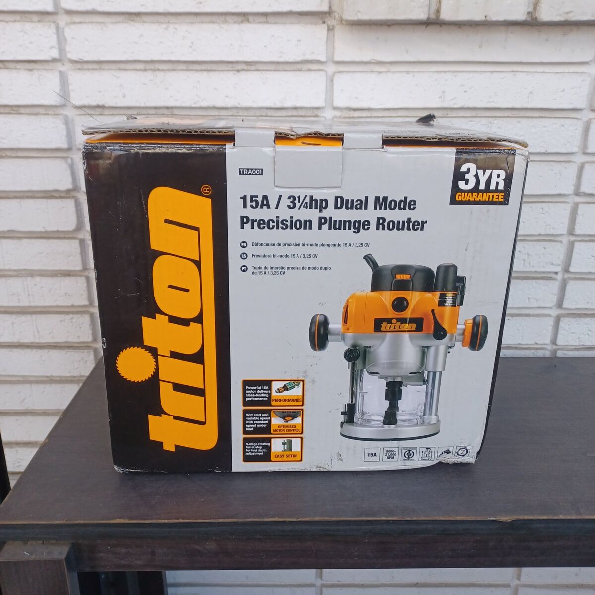 Precision plunge router