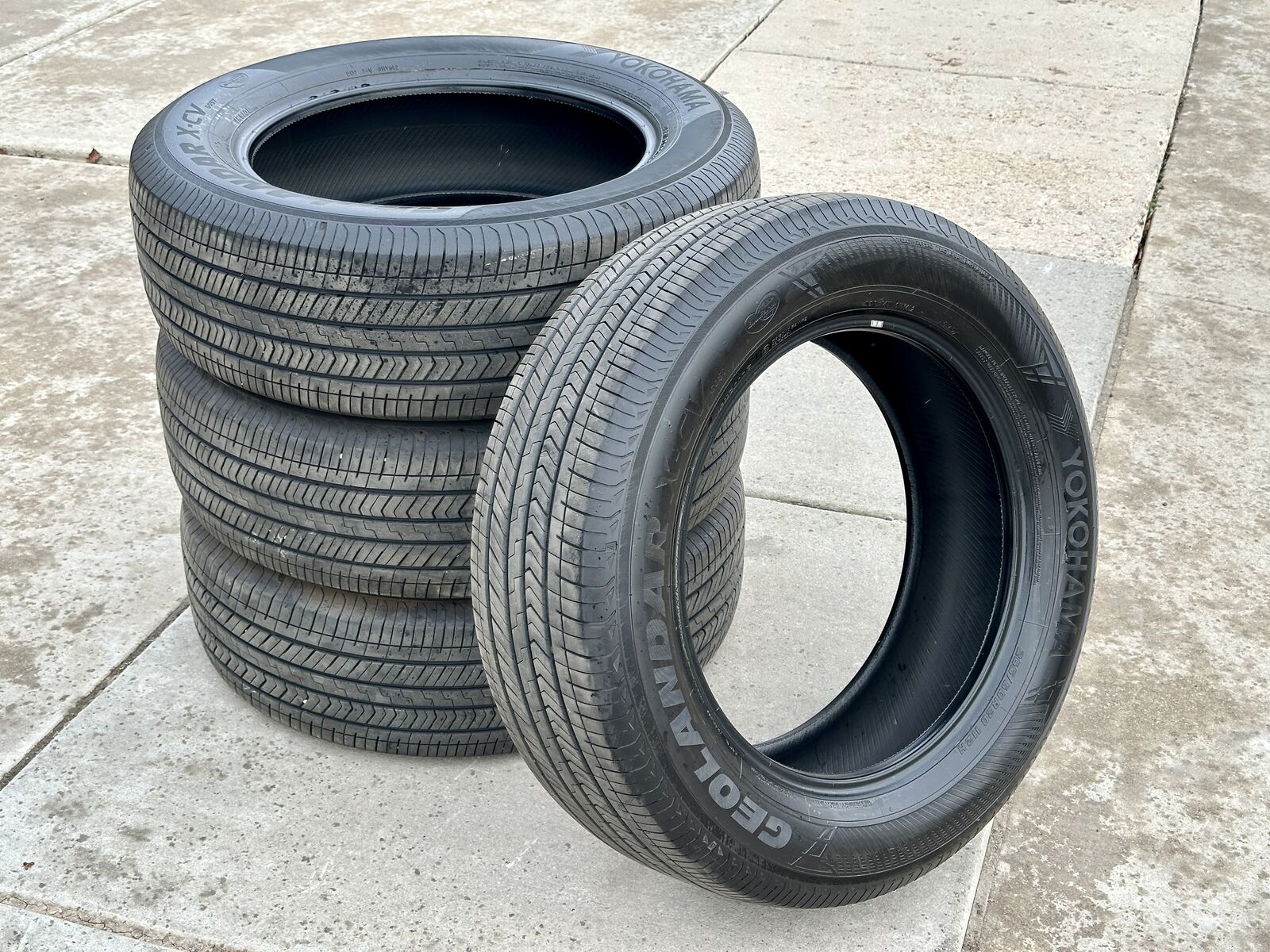 LIKE NEW! 265/60R20 Set of tires - Yokohama Geolandar X-CV All Season Land Cruiser Sequoia Tundra QX56 Titan