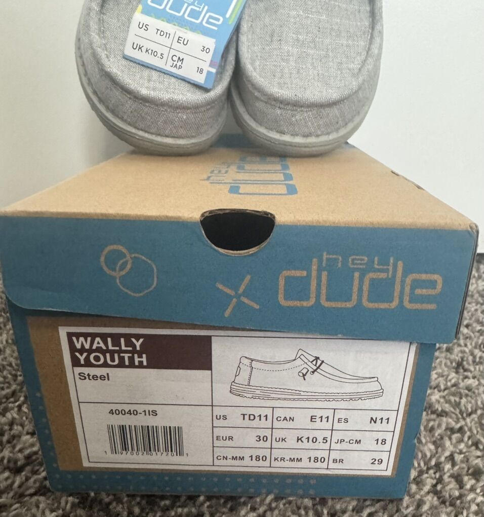 NEW Hey Dude WALLY boys size 11