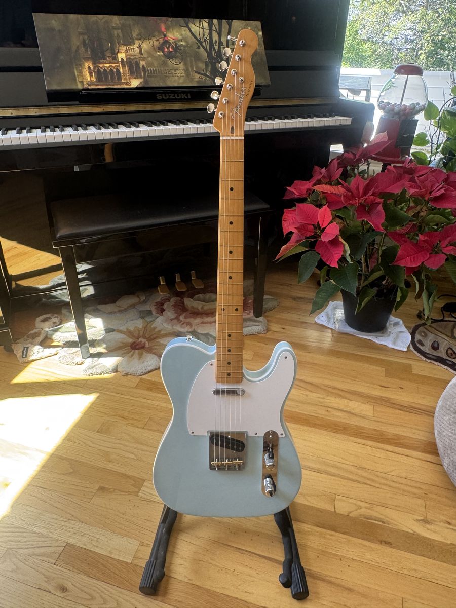 Daphne Blue Fender Vintera '50s Telecaster Modified