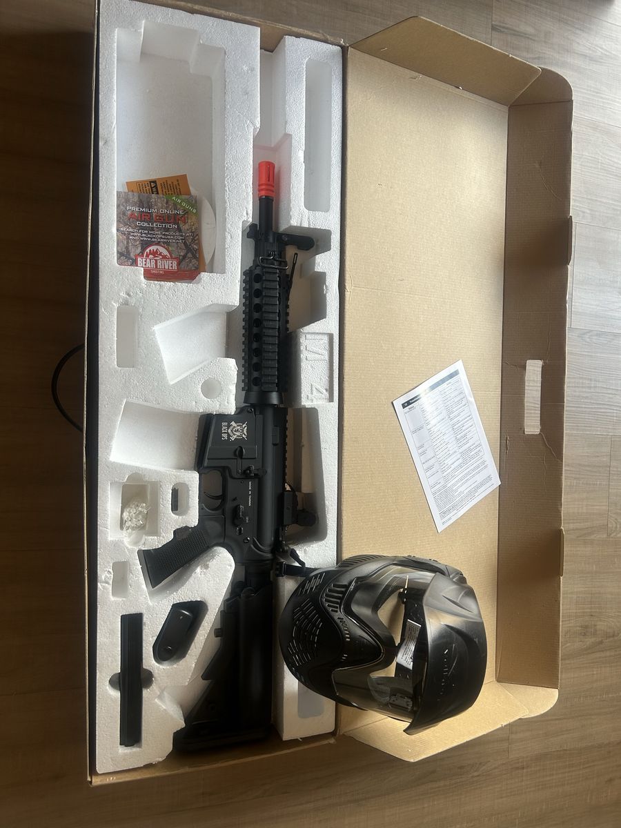 Black Ops B1079 Diamondback M4 Airsoft Gun & Evike Mask like new used once