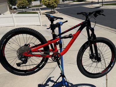 Kids mountain bike Polygon Siskiu D24 EVO
