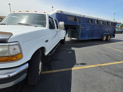 5 Horse trailer