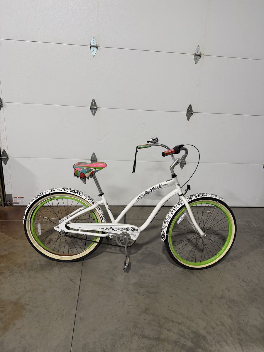 Electra 3 Speed Blanc et Noir Beach Cruiser Bike