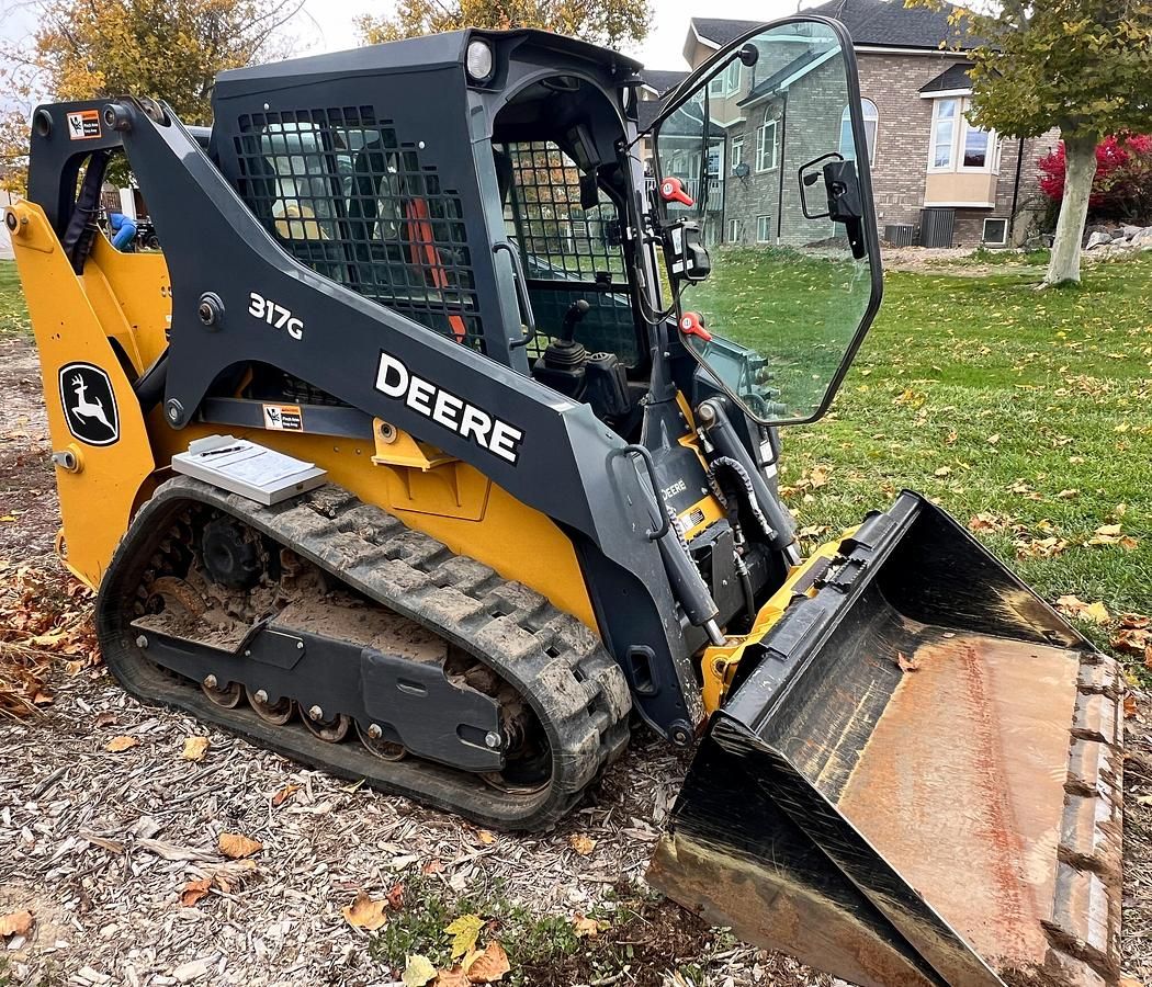 2022 Deere 317G