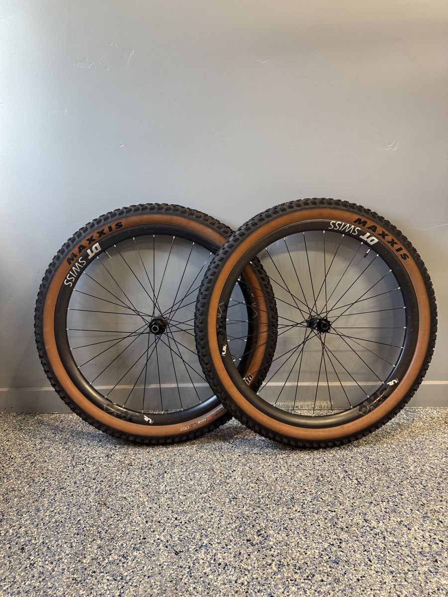 DT Swiss XMC 1200 27.5 boost Carbon Wheelset