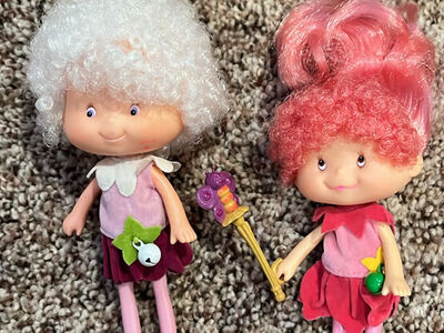 Herself the elf and woodpink dolls