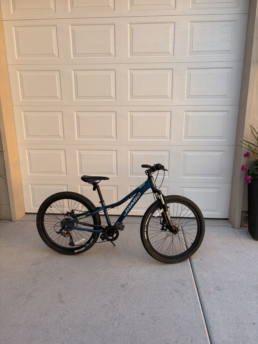 Jamis X24 Youth Mountain Bike - 24" Wheels, Front Suspension
