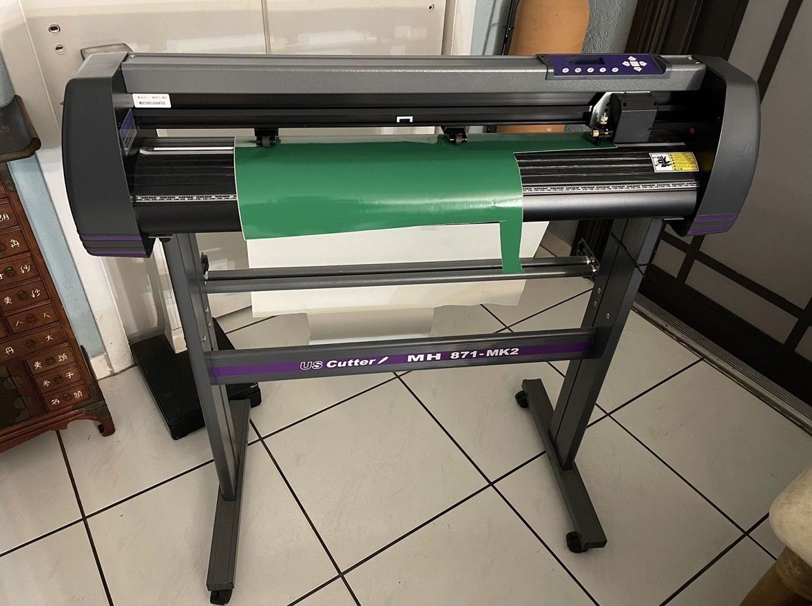 US Cutter MH 871-MK2 Vinyl Cutter Plotter with Stand - Used Condition