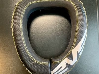 EVS R2 Youth Padded Neck Support Collar