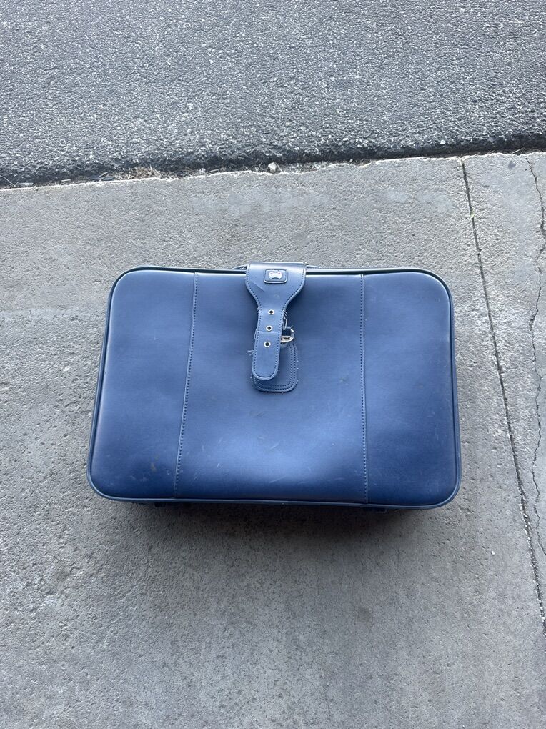 Sampsonite Luggage