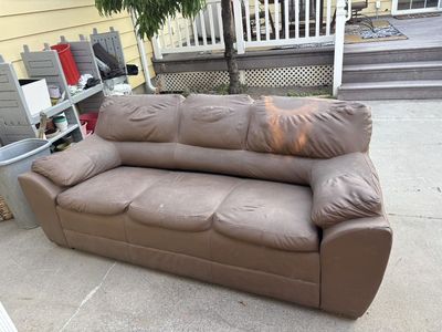 FREE COUCH