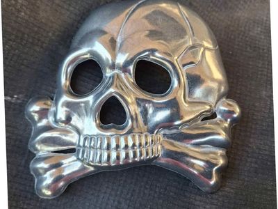 Totenkopf pre wwii badge waffen antique vintage relic hussar busby liebstandarte