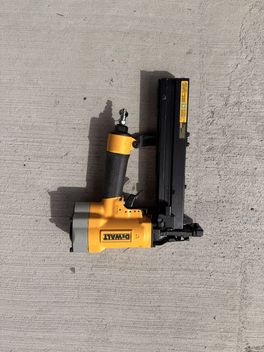 Dewalt 16ga Lathe Stapler