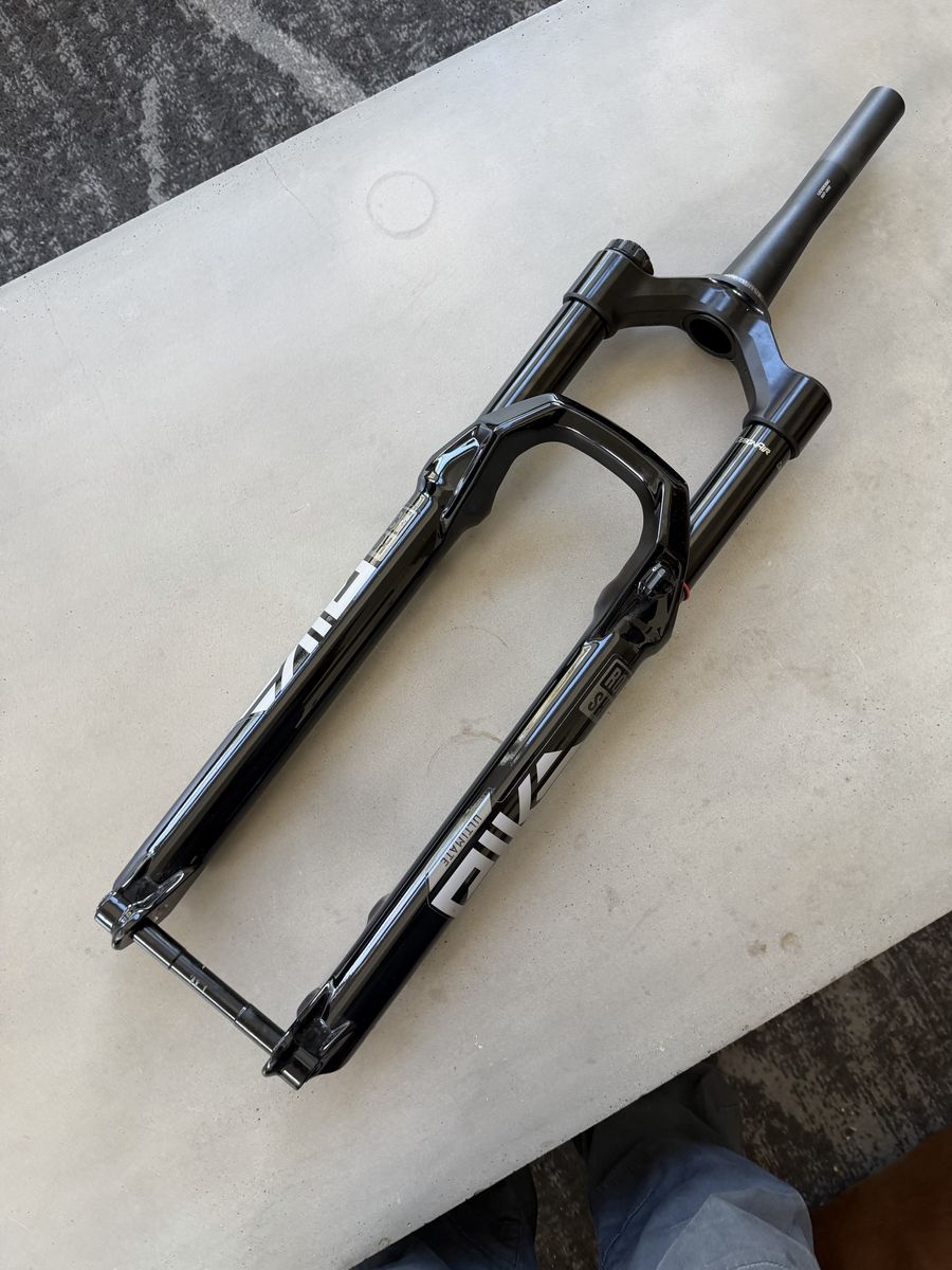 RockShox Pike Ultimate 29" 140mm Fork (Charger 3 RC2, 44mm Offset) – Off Transition Smuggler Carbon