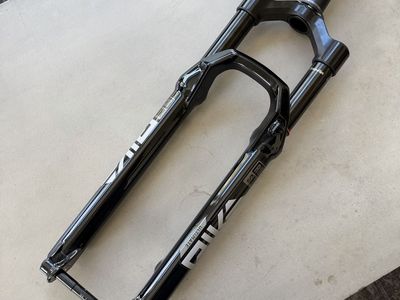RockShox Pike Ultimate 29" 140mm Fork (Charger 3 RC2, 44mm Offset) – Off Transition Smuggler Carbon