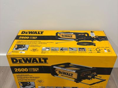 NEW(SEALED) - DeWalt 2600 PSI 1.1 GPM Cold Water Electric Pressure Washer