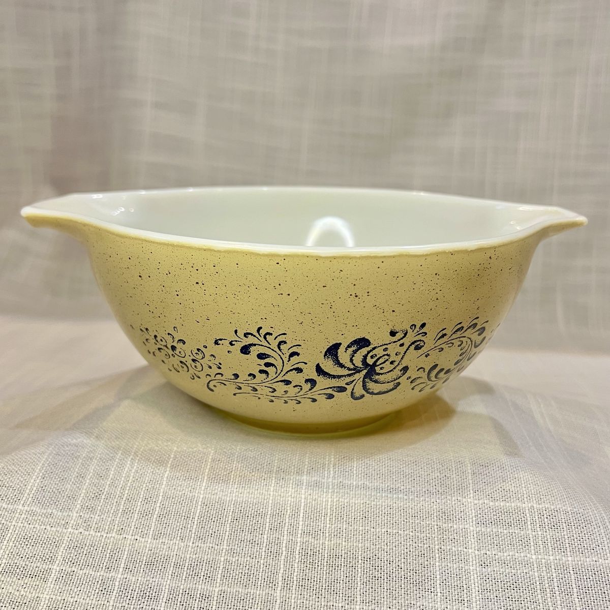 Vintage Pyrex Homestead #441 Cinderella Handles Mixing Bowl 1-1/2 Quart