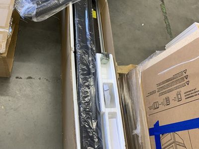 SKYSHALO Retractable Tonneau Cover, Hard Tonneau Cover with Double-Lock & T-Slot, 5.5 ft. Cover with Built-in Drainage Pipe