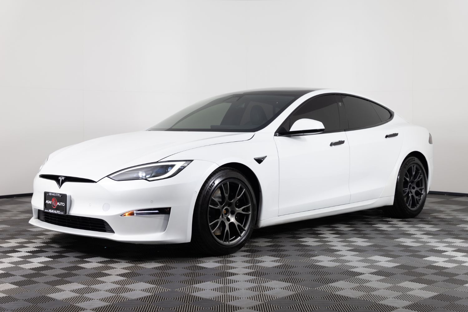 2022 Tesla Model S Plaid