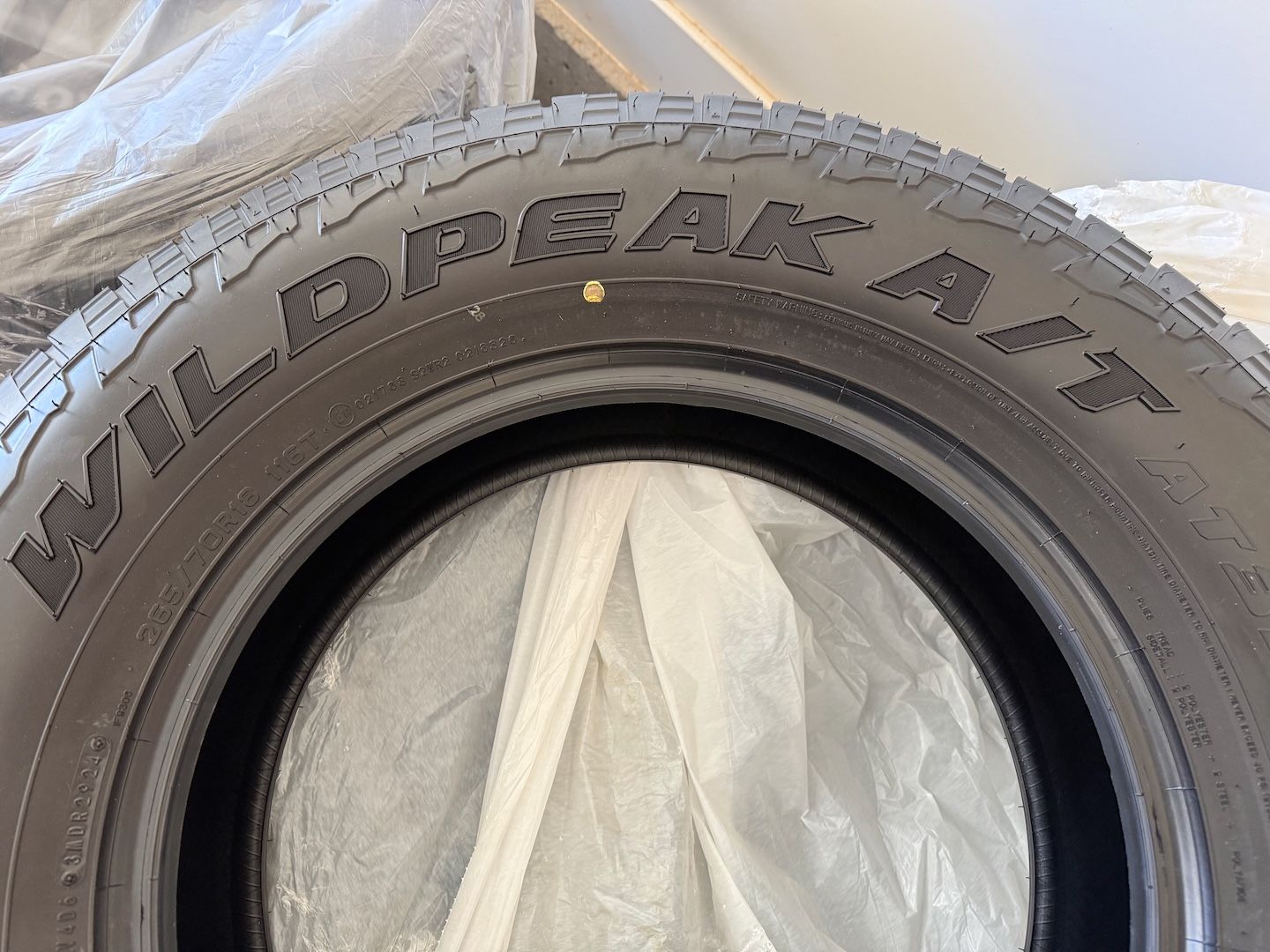 Falken Wildpeak all-terrain tires x4 (265 / 70 / R18)